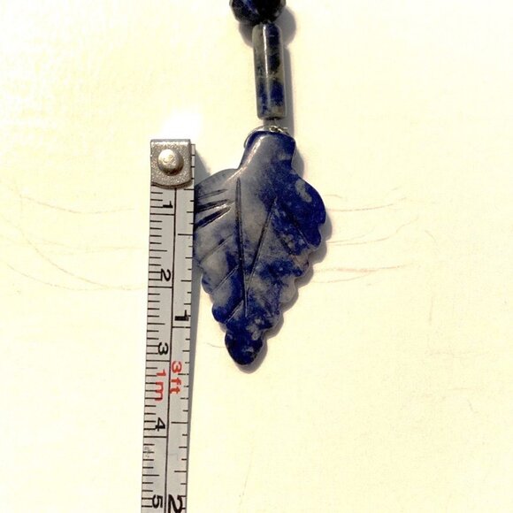 Sodalite Leaf Keychain – Wisdom, Intuition & Inner Balance - Picture 6 of 7